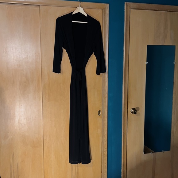 Eva Varro Robe - Picture 4 of 5